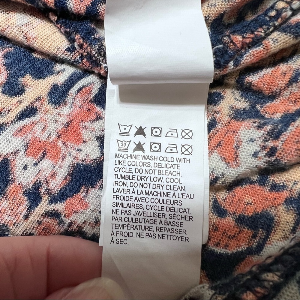 Lucky Brand (EUC) Top with Front Tie Size Medium - Picture 5 of 11